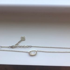 gold kendra scott necklace
